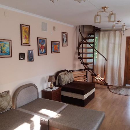 "Arttrakt" Hotel Lviv Luaran gambar