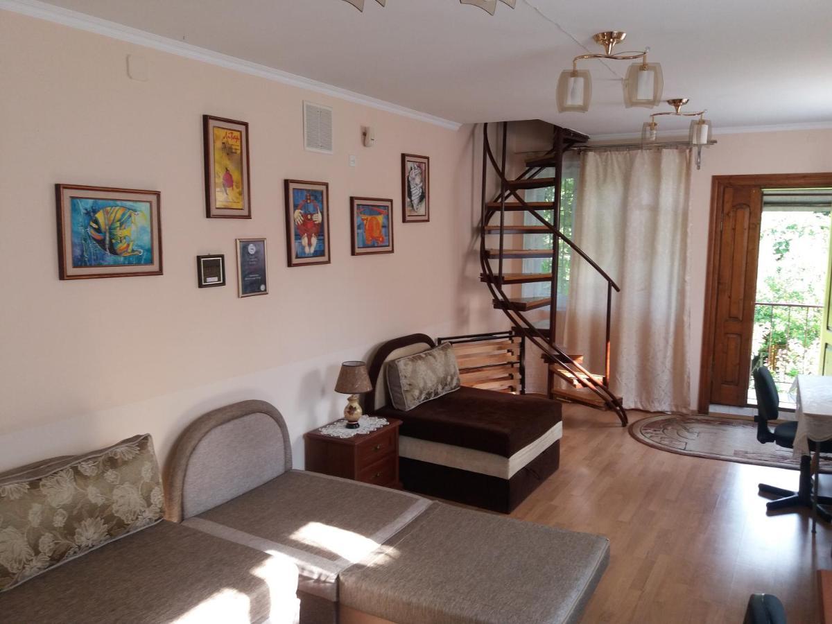 "Arttrakt" Hotel Lviv Luaran gambar
