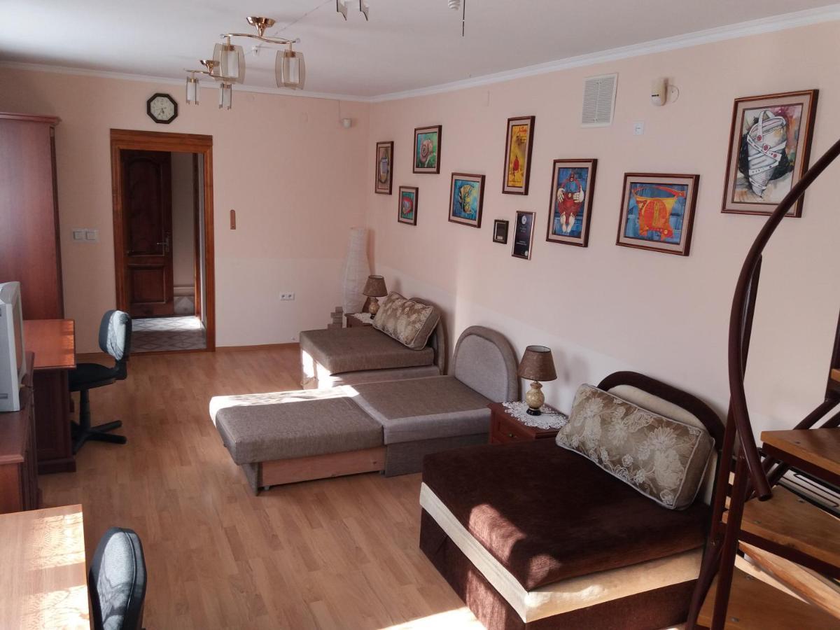 "Arttrakt" Hotel Lviv Luaran gambar