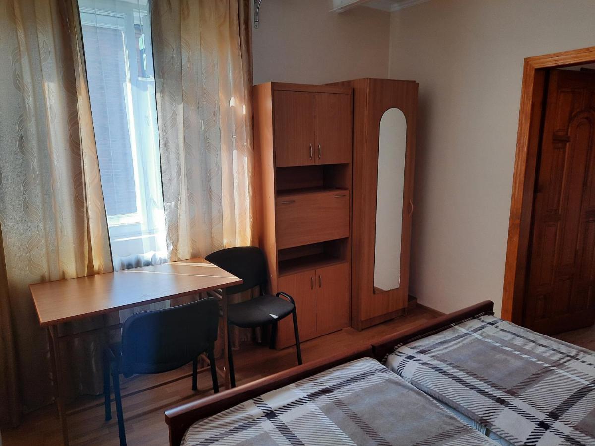 "Arttrakt" Hotel Lviv Luaran gambar